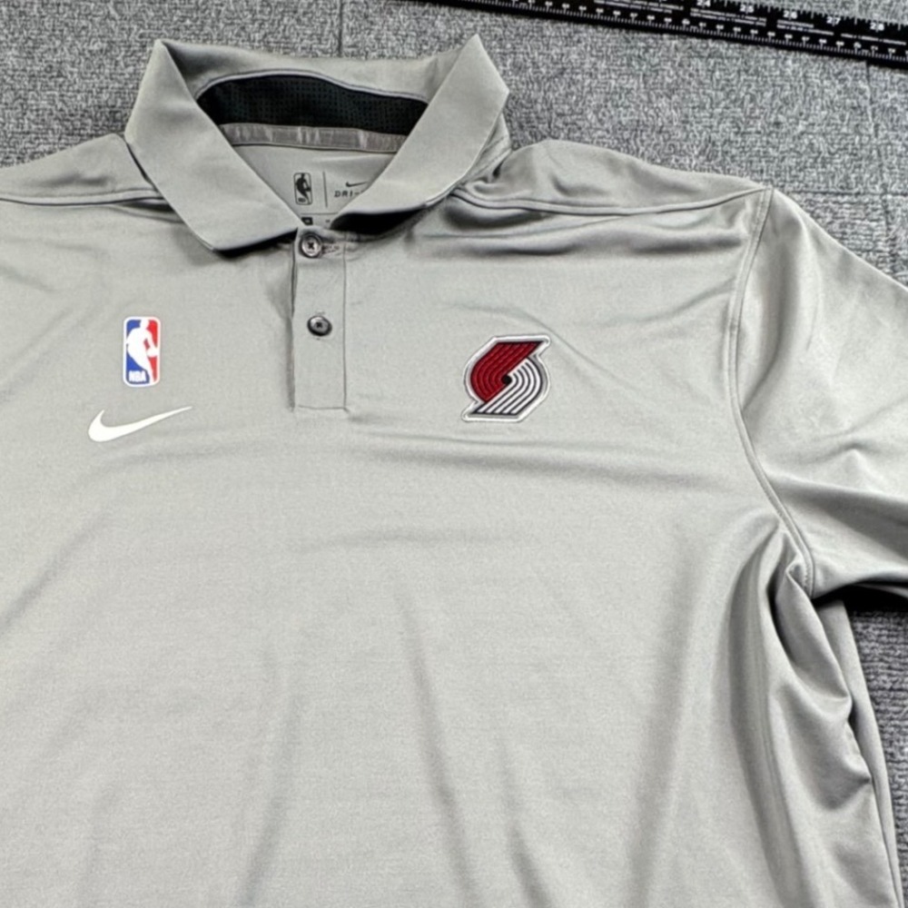 Nike NBA Portland Trail Blazers Dri-FIT Polo Shirt Mens Medium Gray Short Sleeve